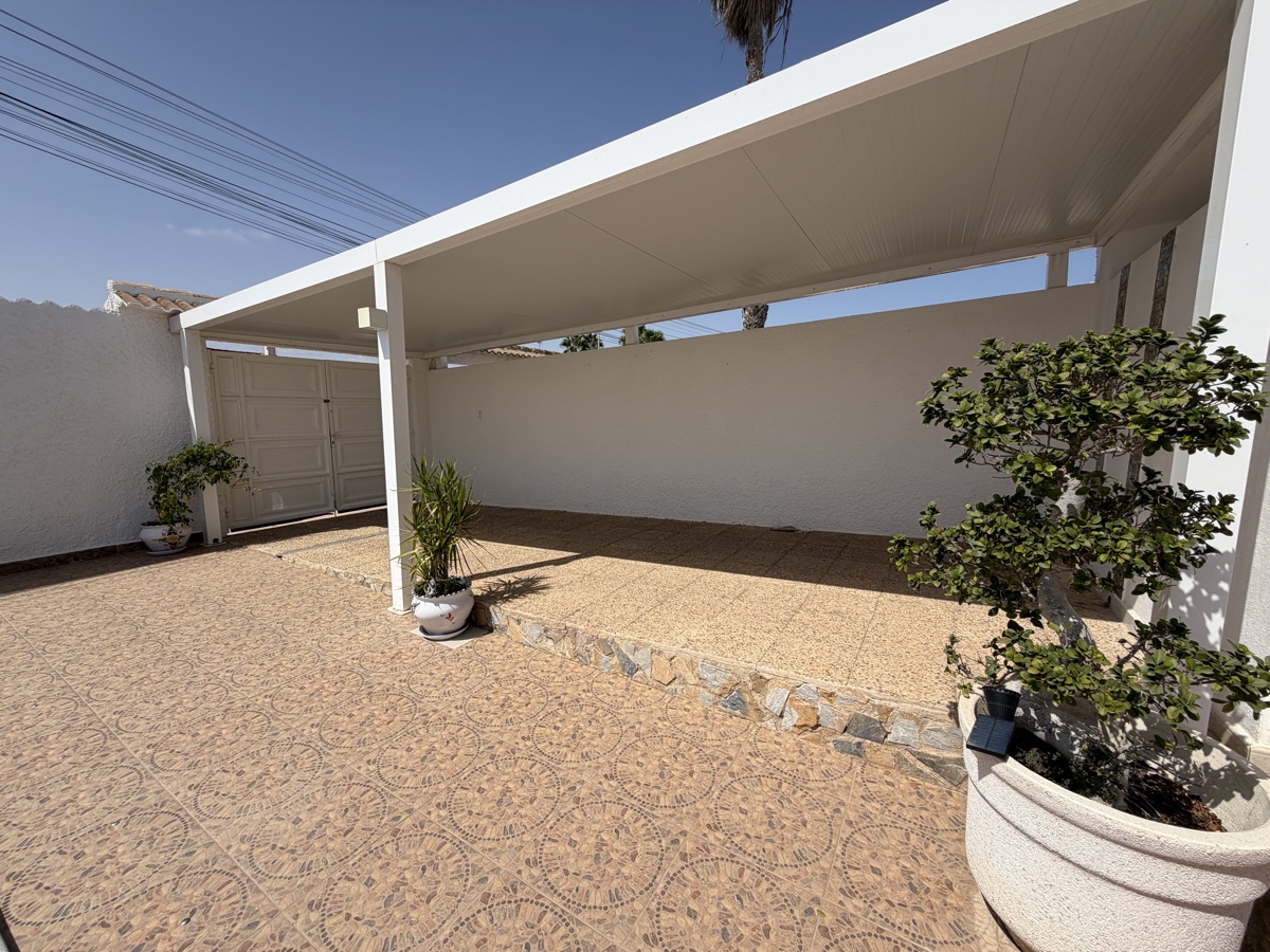 For sale - 3 Bedroom 3 Bathroom Bungalow in San Luis - , San Luis, Alicante, Spain - Alicante
