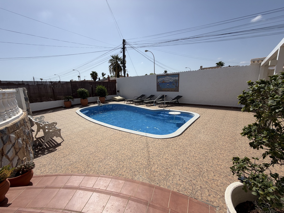 For sale - 3 Bedroom 3 Bathroom Bungalow in San Luis - , San Luis, Alicante, Spain - Alicante