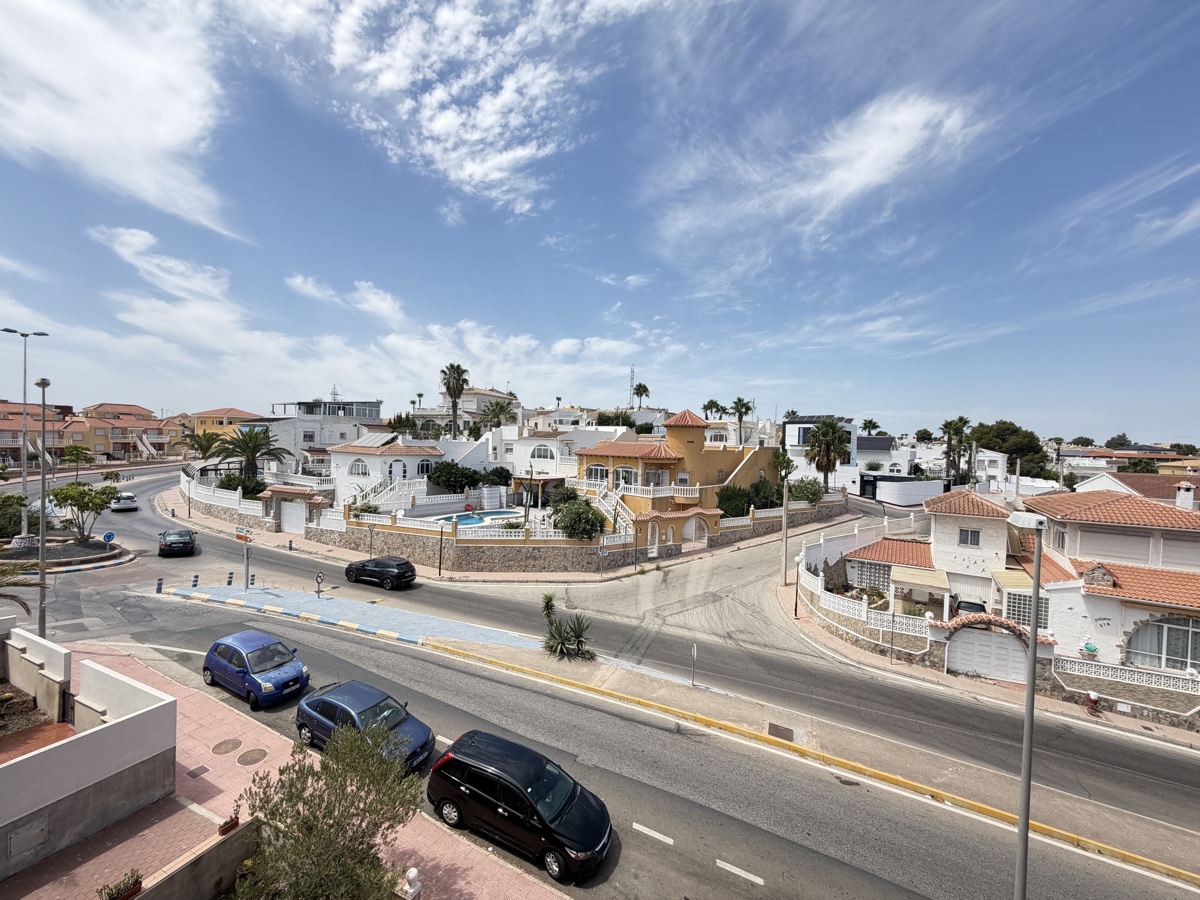 For sale - 2 Bedroom 1 Bathroom Apartment in Villamartin - , Villamartin, Alicante, Spain - Alicante