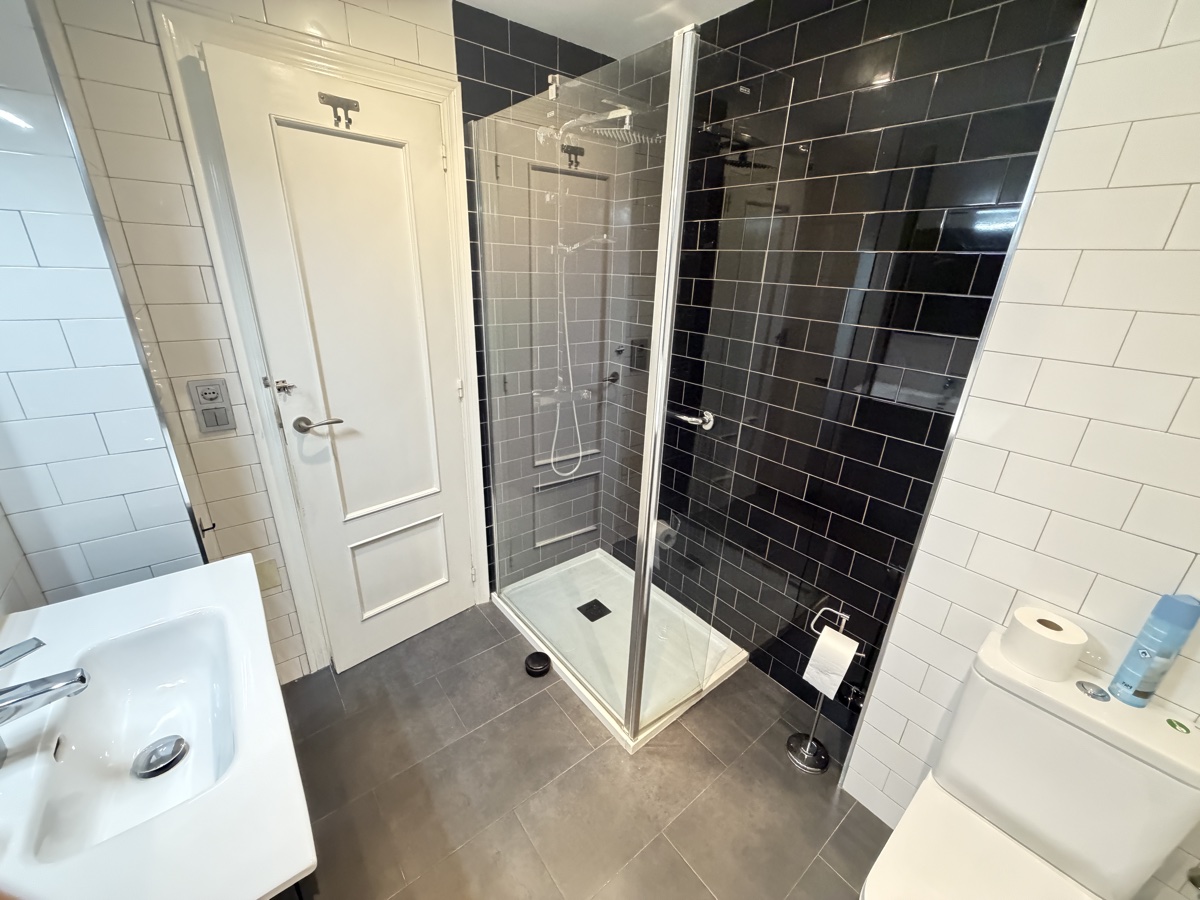 For sale - 2 Bedroom 1 Bathroom Apartment in Villamartin - , Villamartin, Alicante, Spain - Alicante