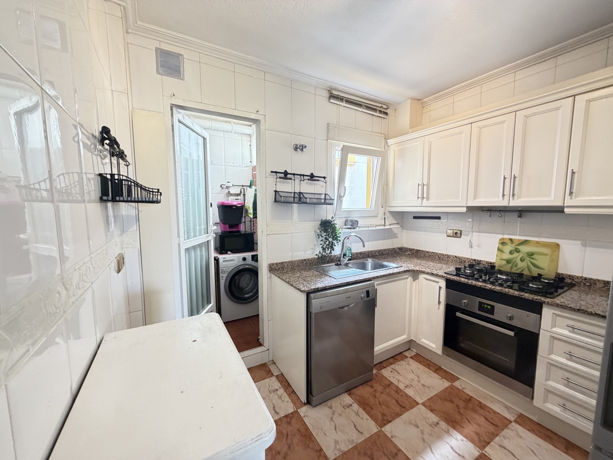 For sale - 2 Bedroom 1 Bathroom Apartment in Villamartin - , Villamartin, Alicante, Spain - Alicante
