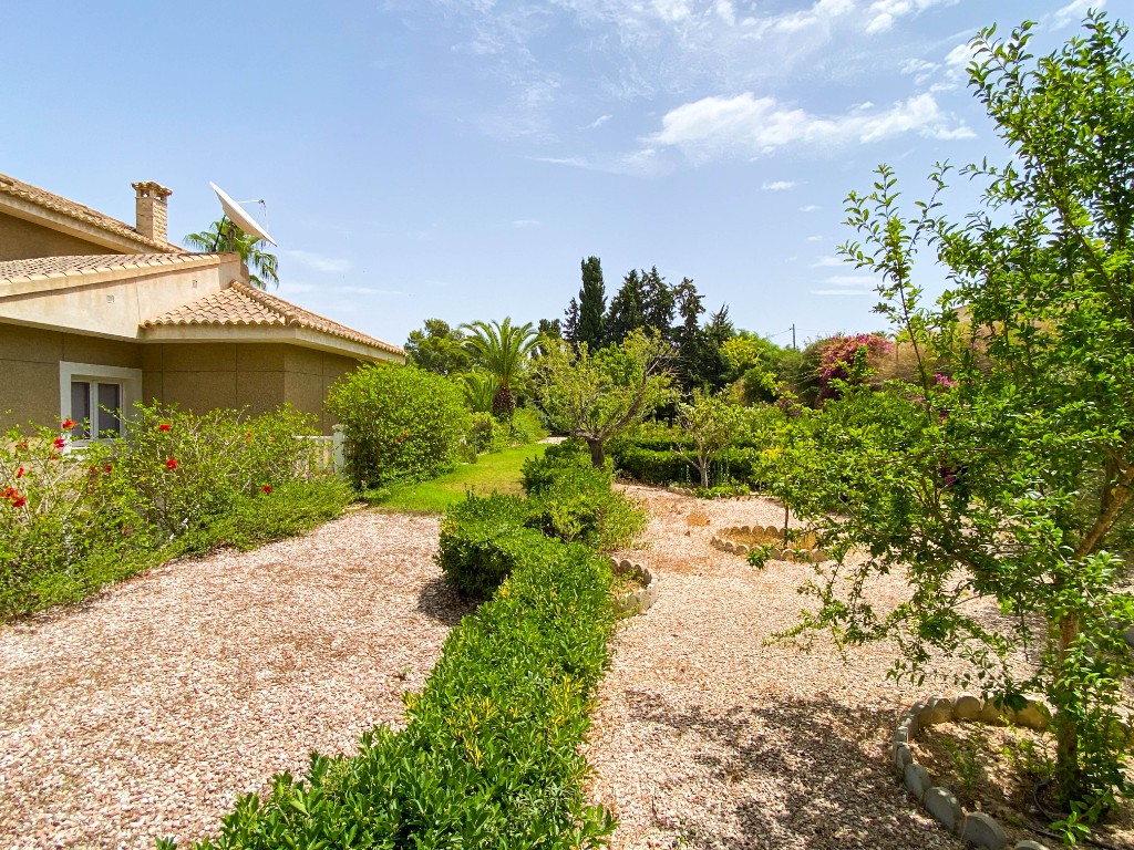 For sale - 7 Bedroom 5 Bathroom Villa in Villamartín - Villamartin  - Alicante
