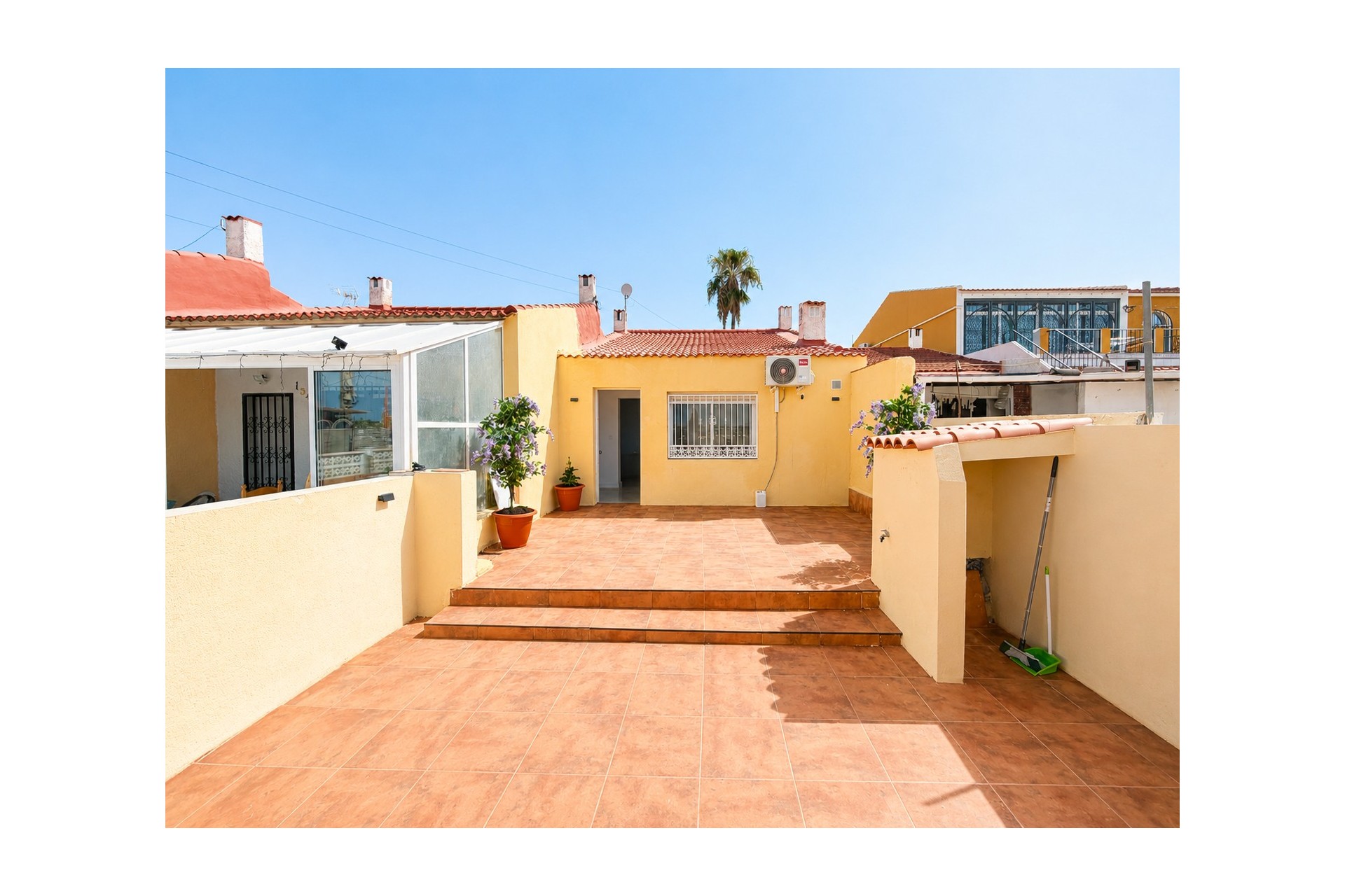 For sale - 2 Bedroom 1 Bathroom Ground Floor Bungalow in Torrevieja - La Siesta - El Salado - Torreta  - Alicante