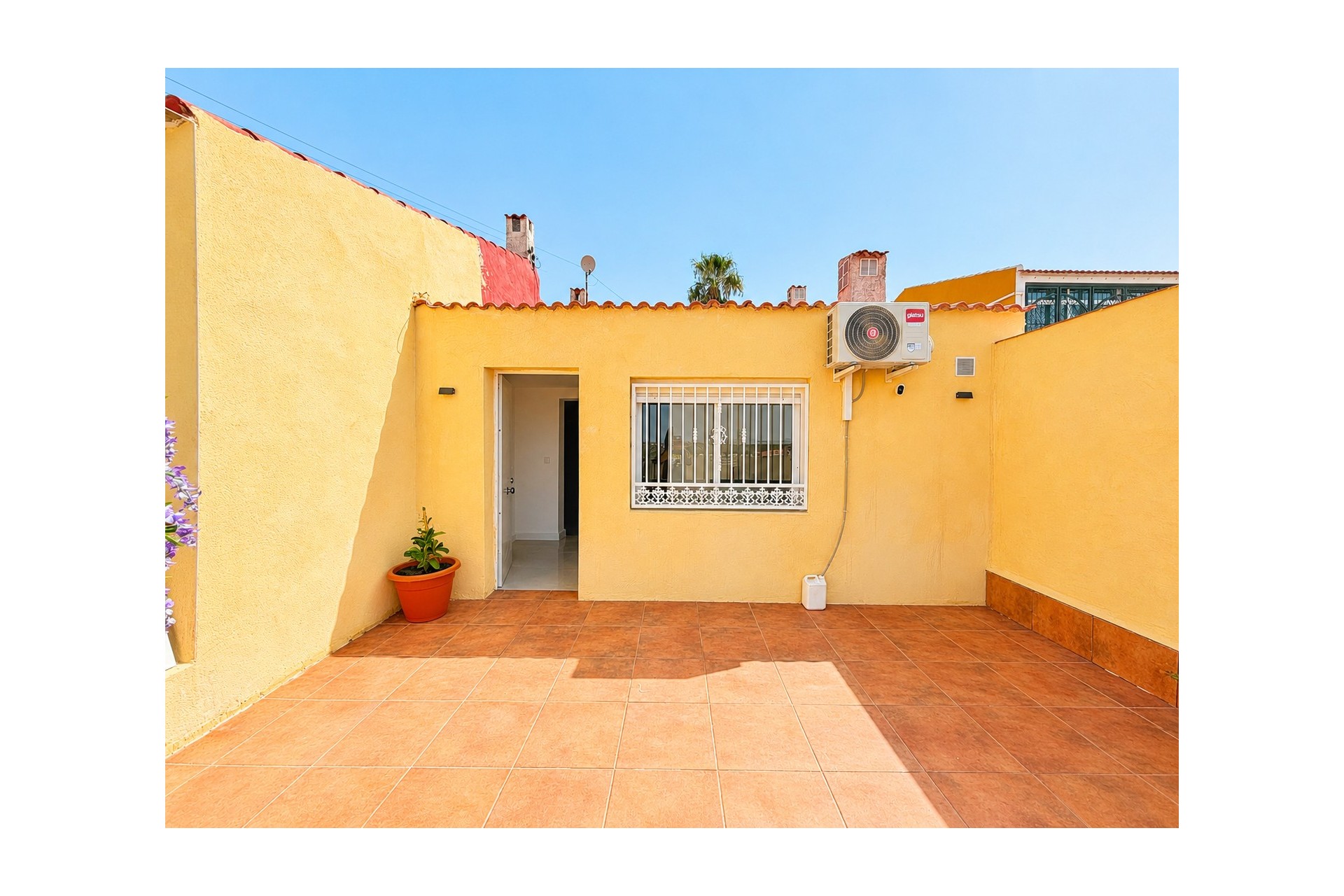 For sale - 2 Bedroom 1 Bathroom Ground Floor Bungalow in Torrevieja - La Siesta - El Salado - Torreta  - Alicante