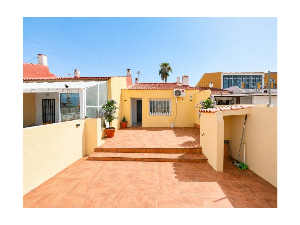 2 Bedroom 1 Bathroom townhouse in Torrevieja