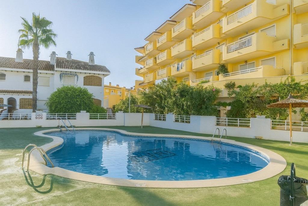 For sale - 3 Bedroom 2 Bathroom Terraced house in Dehesa de campoamor - Campoamor  - Alicante