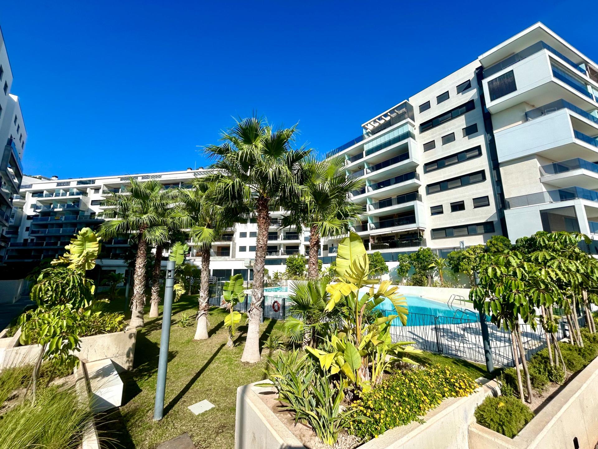 For sale - 2 Bedroom 2 Bathroom Apartment in Dehesa de campoamor - Campoamor  - Alicante