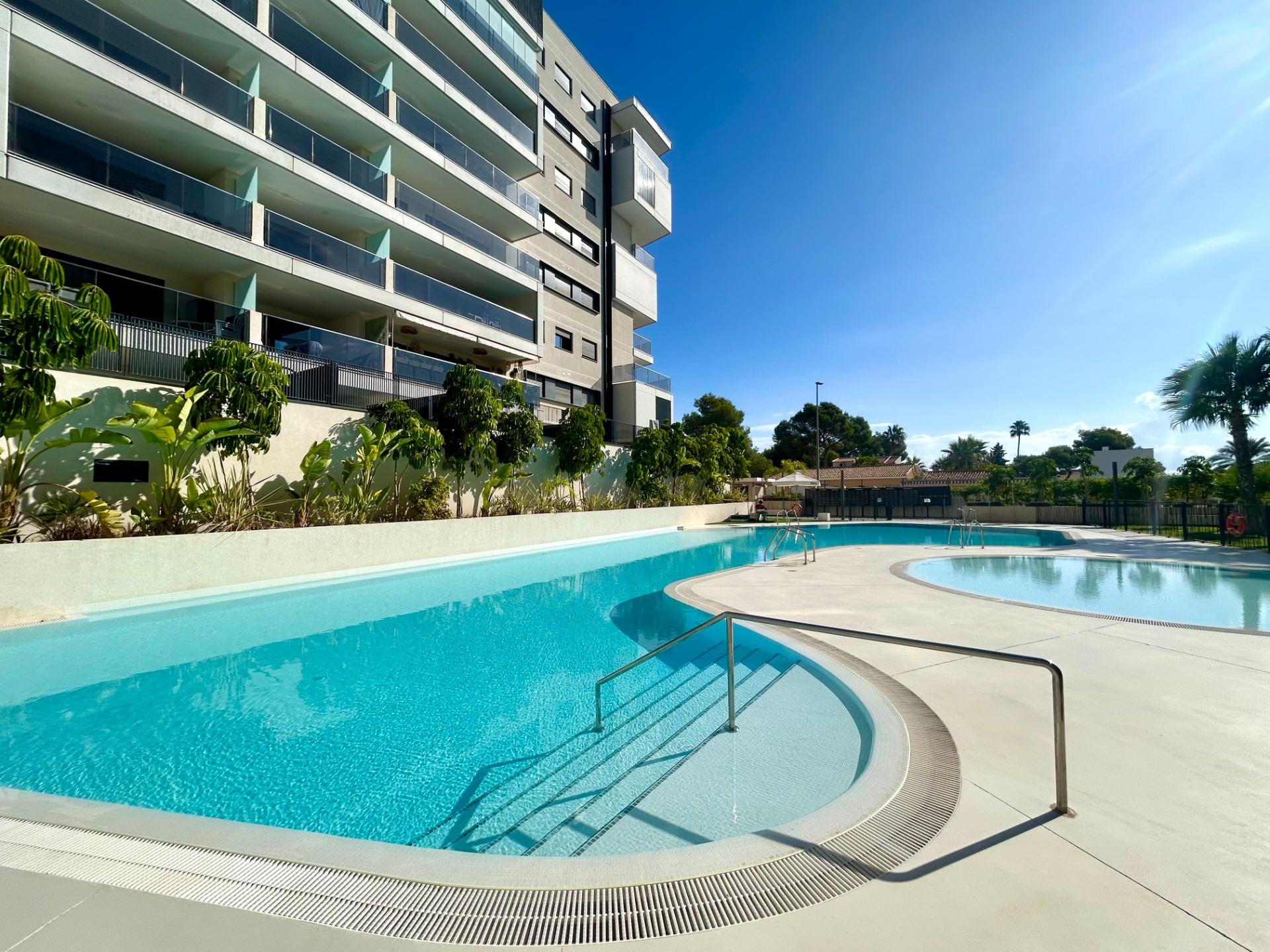 For sale - 2 Bedroom 2 Bathroom Apartment in Dehesa de campoamor - Campoamor  - Alicante