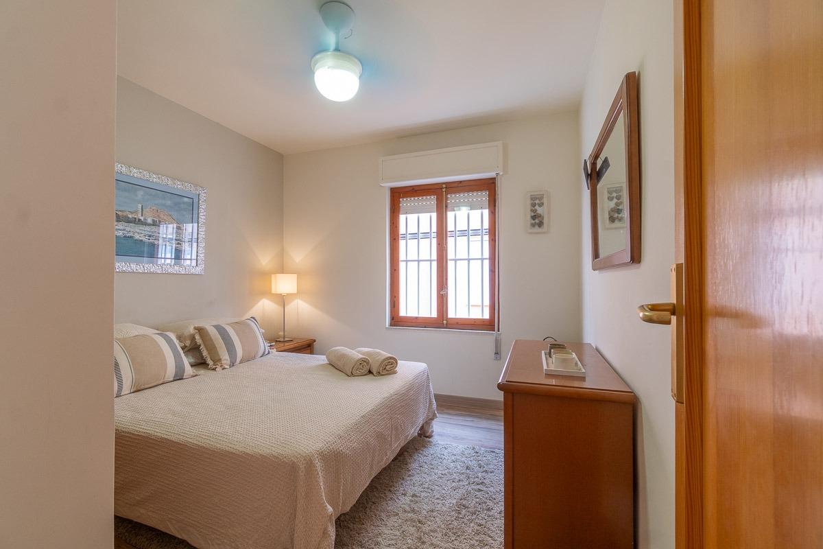 For sale - 3 Bedroom 2 Bathroom Flat in Torrevieja - Playa de los Naufragos  - Alicante
