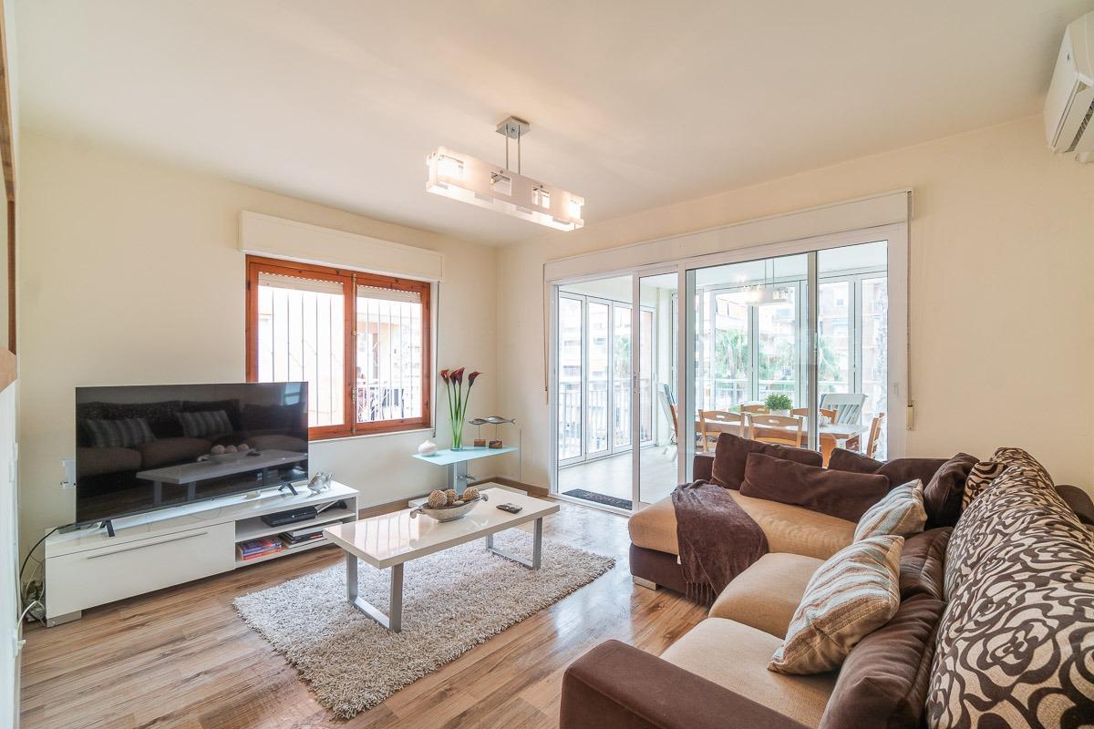 For sale - 3 Bedroom 2 Bathroom Flat in Torrevieja - Playa de los Naufragos  - Alicante