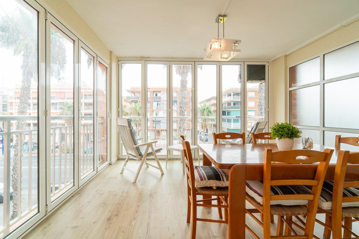 For sale - 3 Bedroom 2 Bathroom Flat in Torrevieja - Playa de los Naufragos  - Alicante