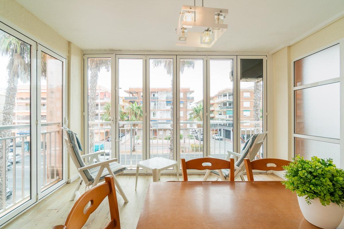 For sale - 3 Bedroom 2 Bathroom Flat in Torrevieja - Playa de los Naufragos  - Alicante