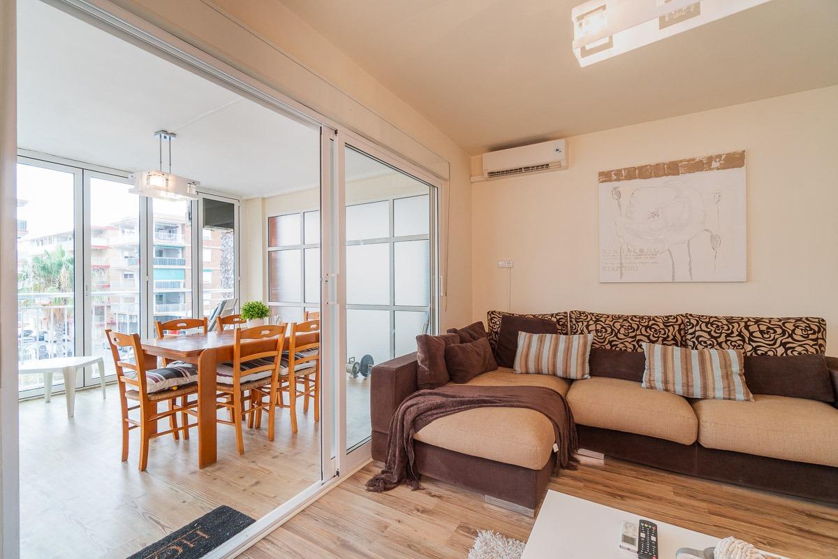 For sale - 3 Bedroom 2 Bathroom Flat in Torrevieja - Playa de los Naufragos  - Alicante