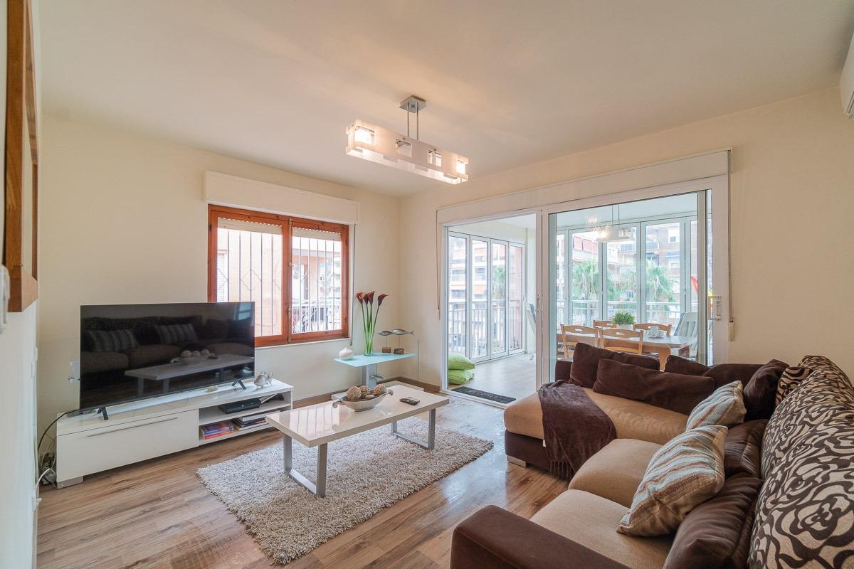 For sale - 3 Bedroom 2 Bathroom Flat in Torrevieja - Playa de los Naufragos  - Alicante