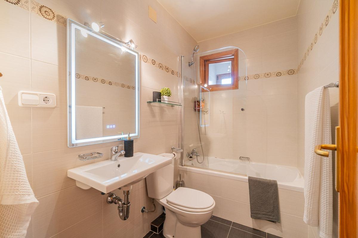 For sale - 3 Bedroom 2 Bathroom Flat in Torrevieja - Playa de los Naufragos  - Alicante