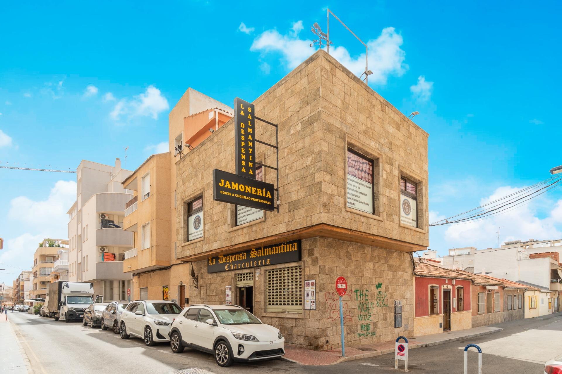 For sale - 1 Bathroom Commercial Unit in Torrevieja - Paseo maritimo  - Alicante