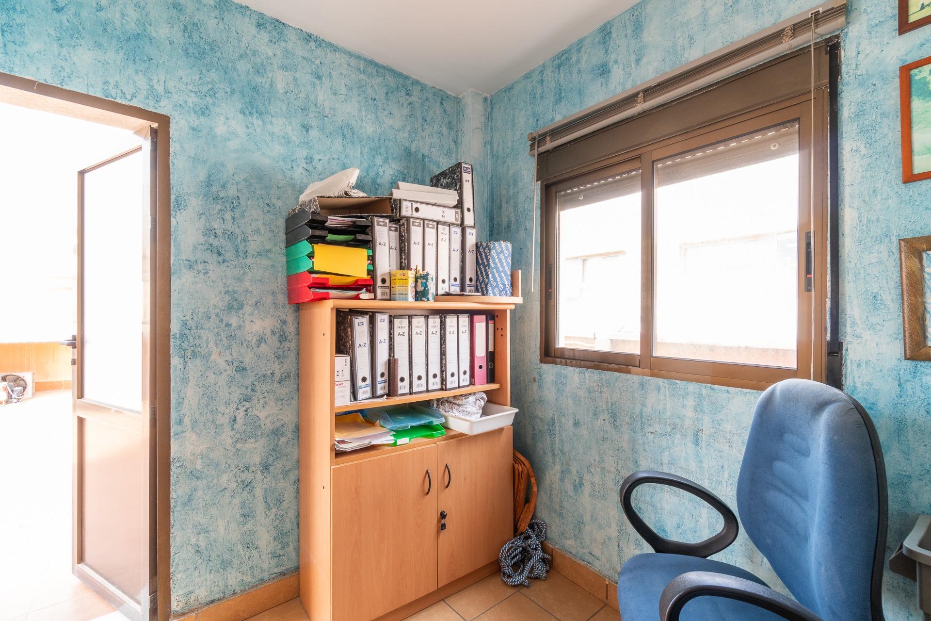 For sale - 1 Bathroom Commercial Unit in Torrevieja - Paseo maritimo  - Alicante