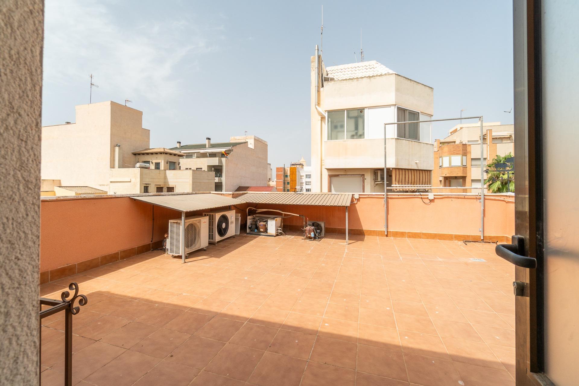 For sale - 1 Bathroom Commercial Unit in Torrevieja - Paseo maritimo  - Alicante