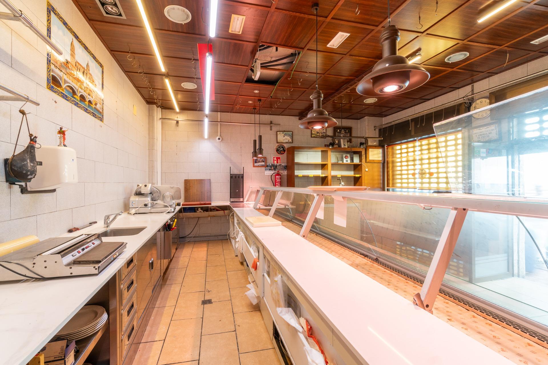 For sale - 1 Bathroom Commercial Unit in Torrevieja - Paseo maritimo  - Alicante
