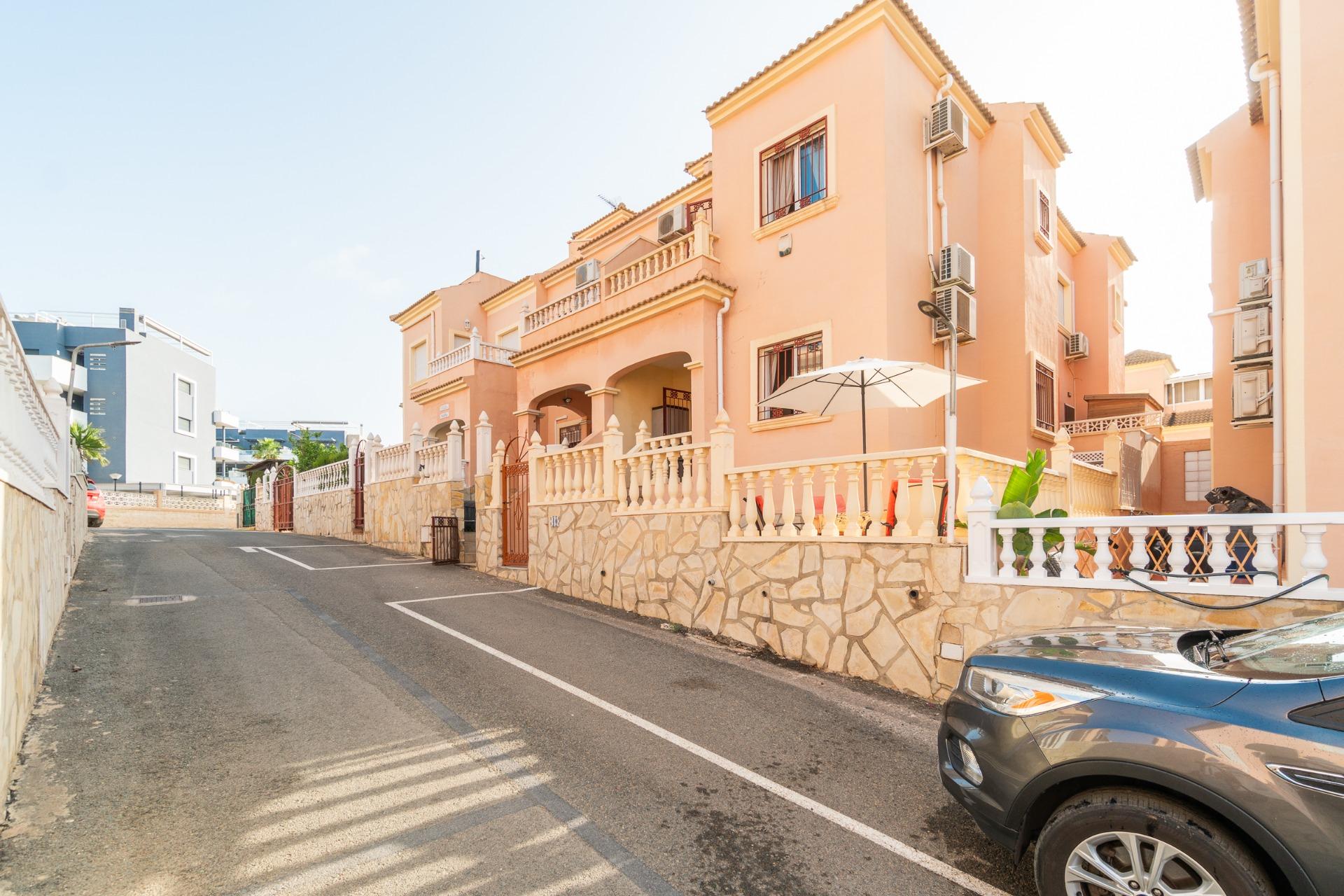 For sale - 3 Bedroom 2 Bathroom Terraced house in Orihuela Costa - Playa Flamenca  - Alicante