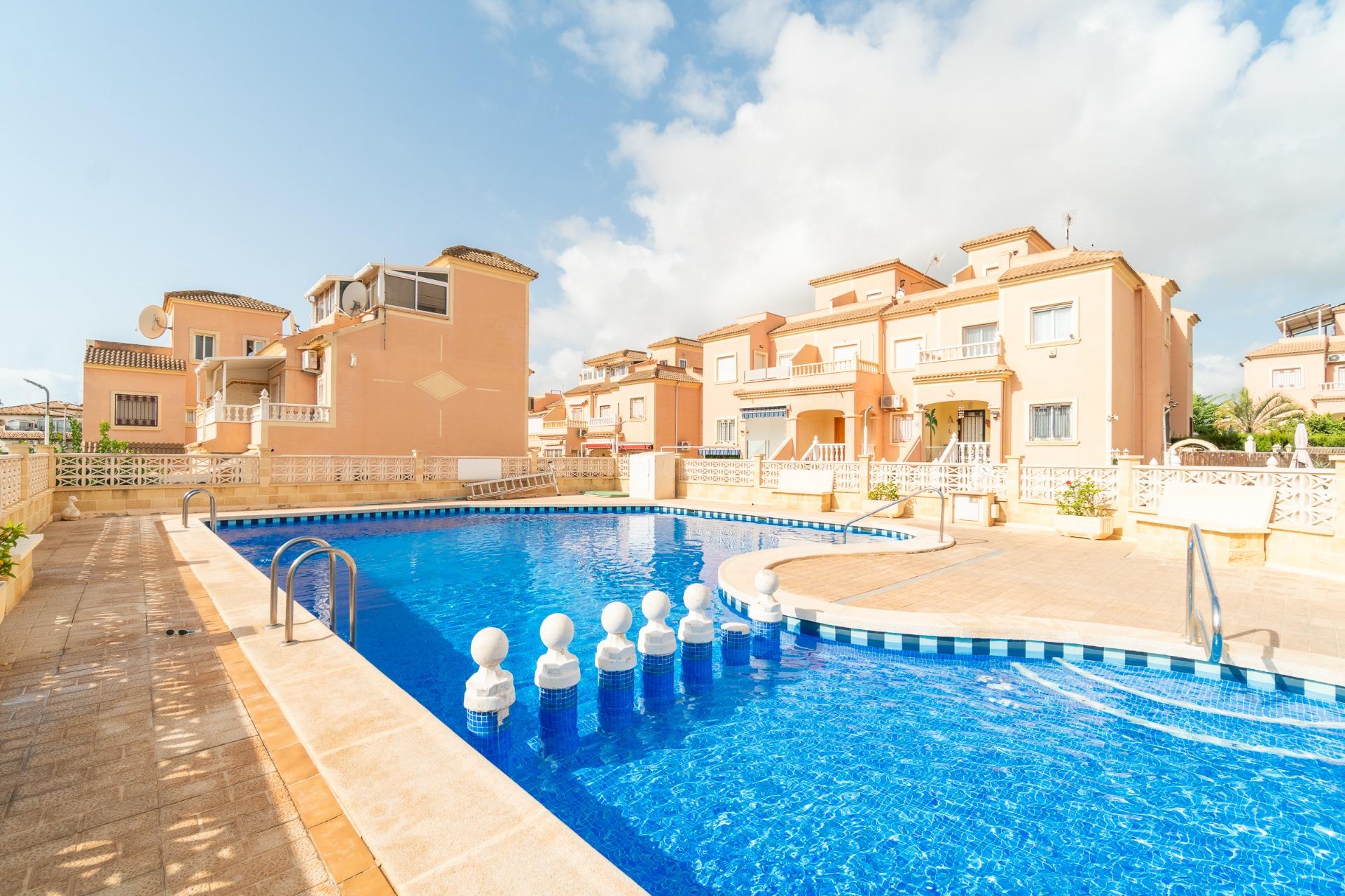 For sale - 3 Bedroom 2 Bathroom Terraced house in Orihuela Costa - Playa Flamenca  - Alicante
