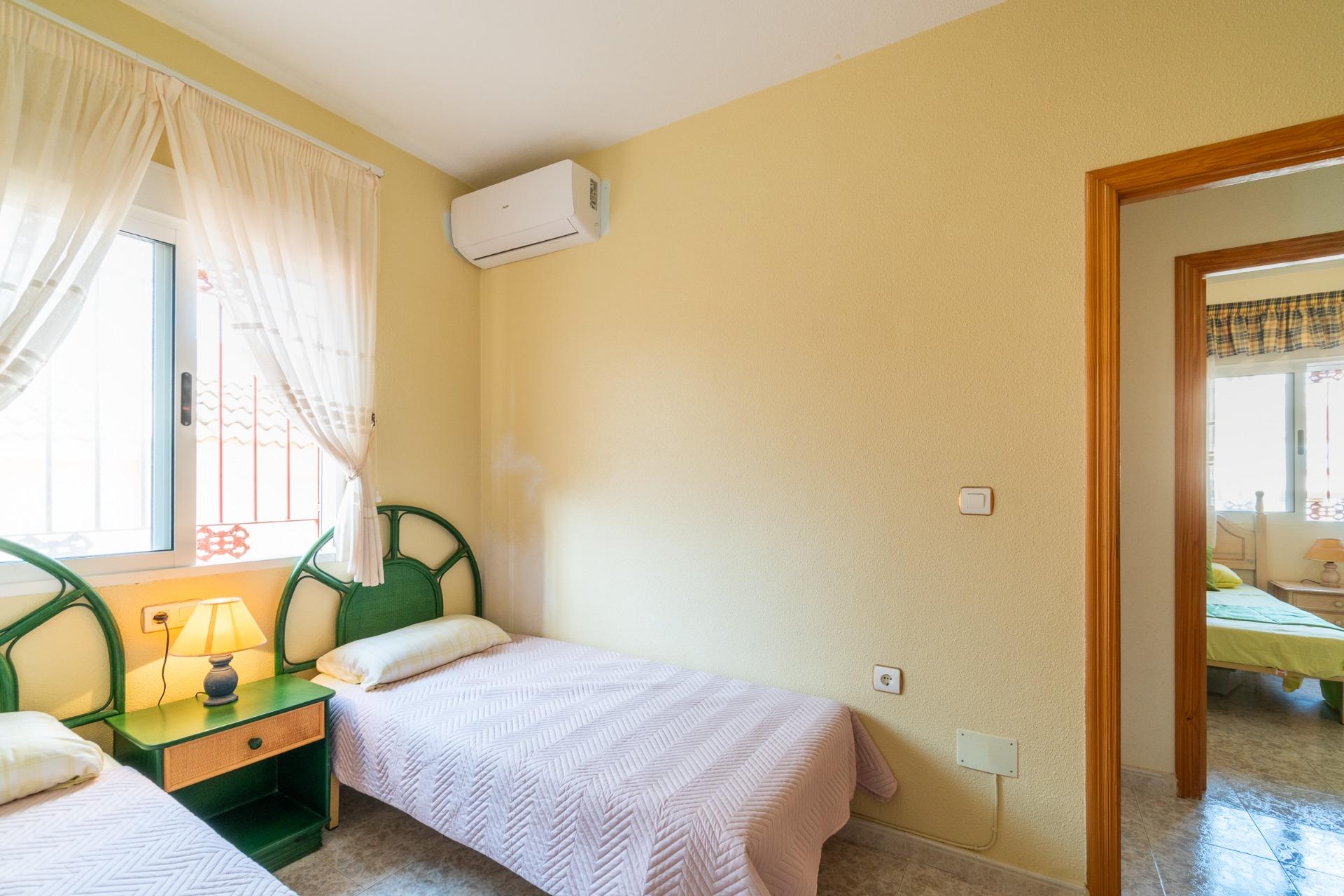 For sale - 3 Bedroom 2 Bathroom Terraced house in Orihuela Costa - Playa Flamenca  - Alicante
