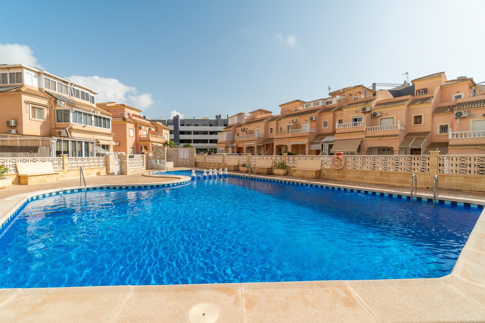 For sale - 3 Bedroom 2 Bathroom Terraced house in Orihuela Costa - Playa Flamenca  - Alicante