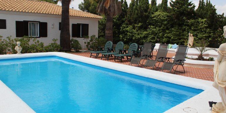 For sale - 4 Bedroom 3 Bathroom Villa in Orihuela Costa - Villamartin  - Alicante