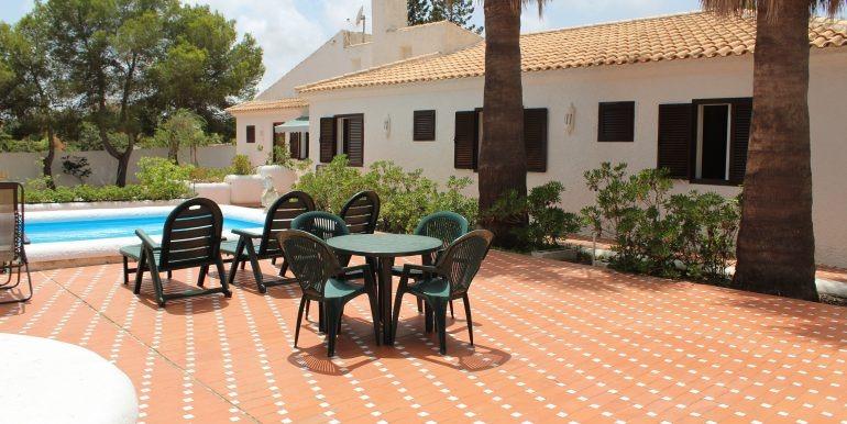 For sale - 4 Bedroom 3 Bathroom Villa in Orihuela Costa - Villamartin  - Alicante