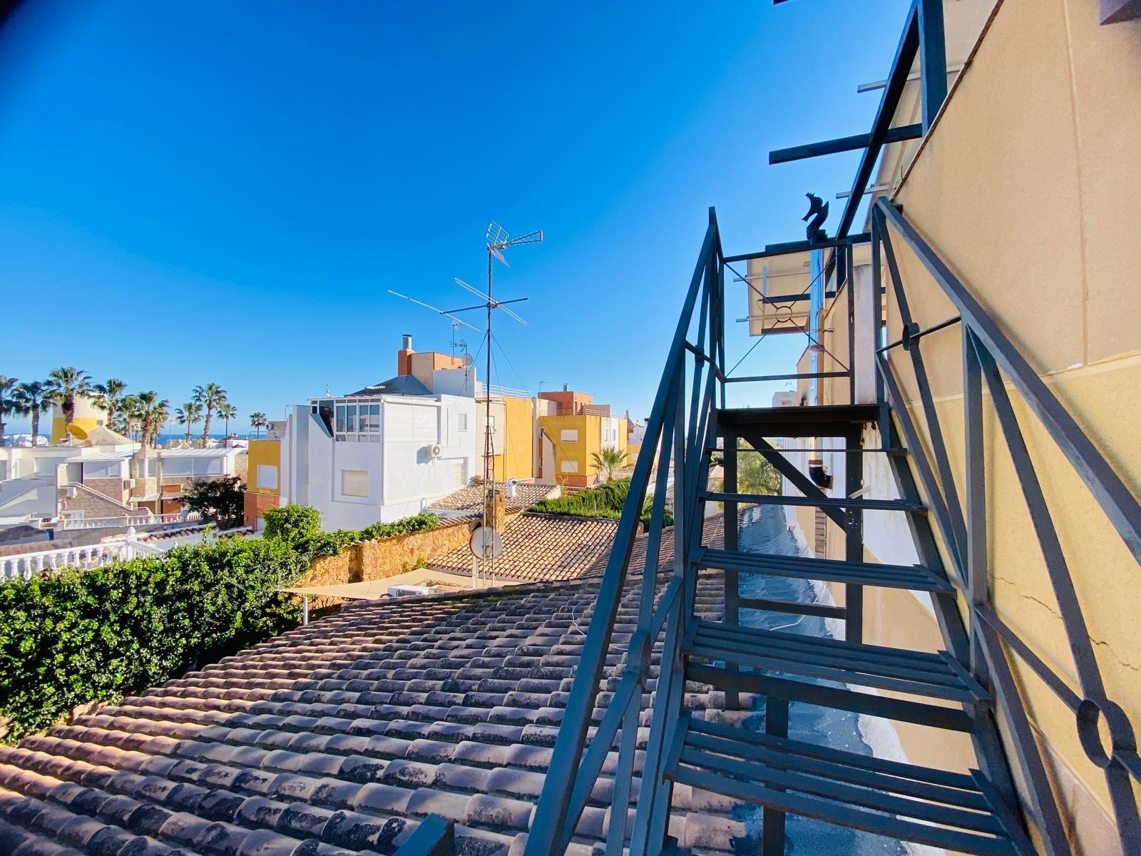 For sale - 2 Bedroom 2 Bathroom Villa in Orihuela Costa - La Florida  - Alicante