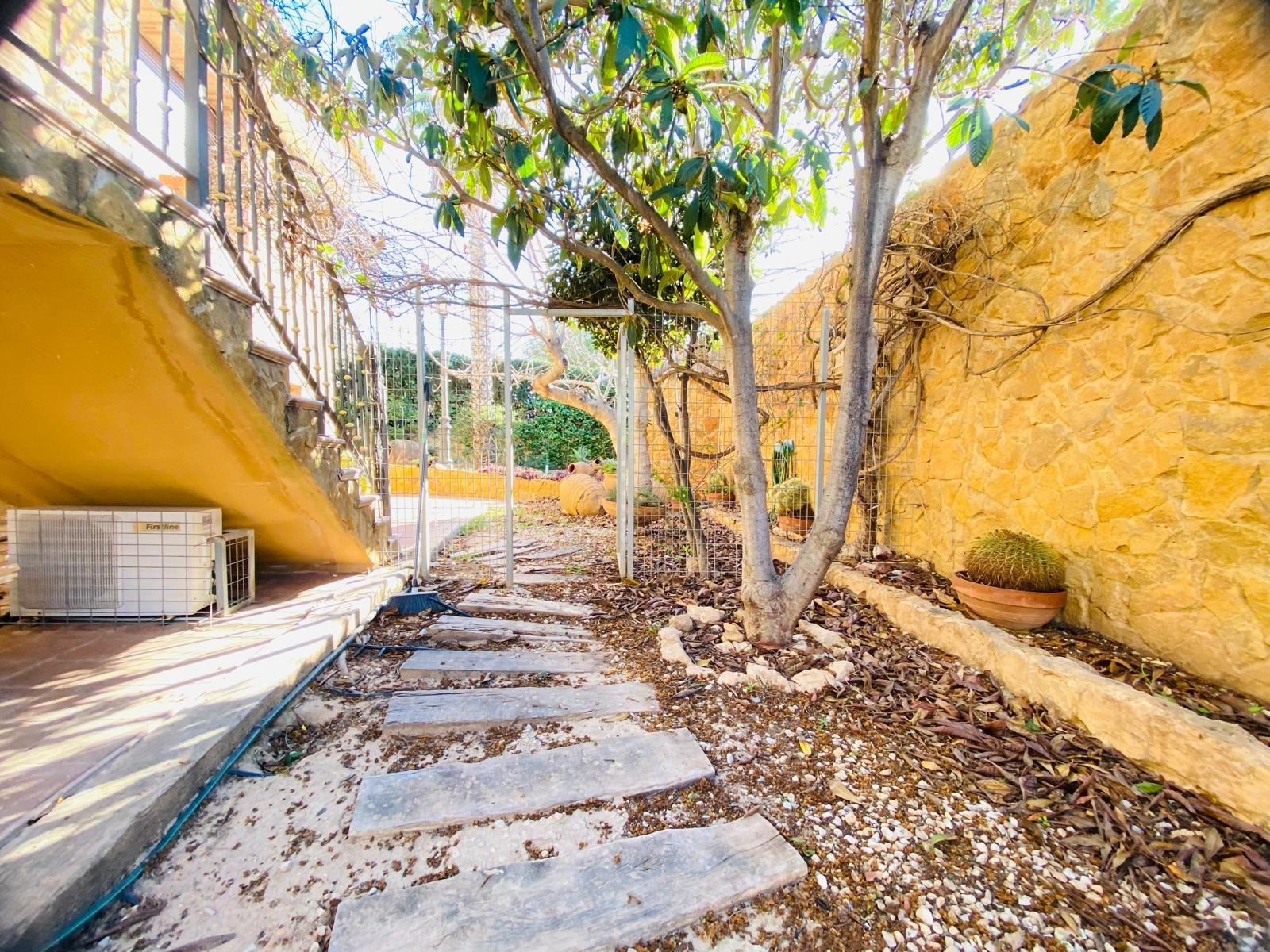 For sale - 2 Bedroom 2 Bathroom Villa in Orihuela Costa - La Florida  - Alicante