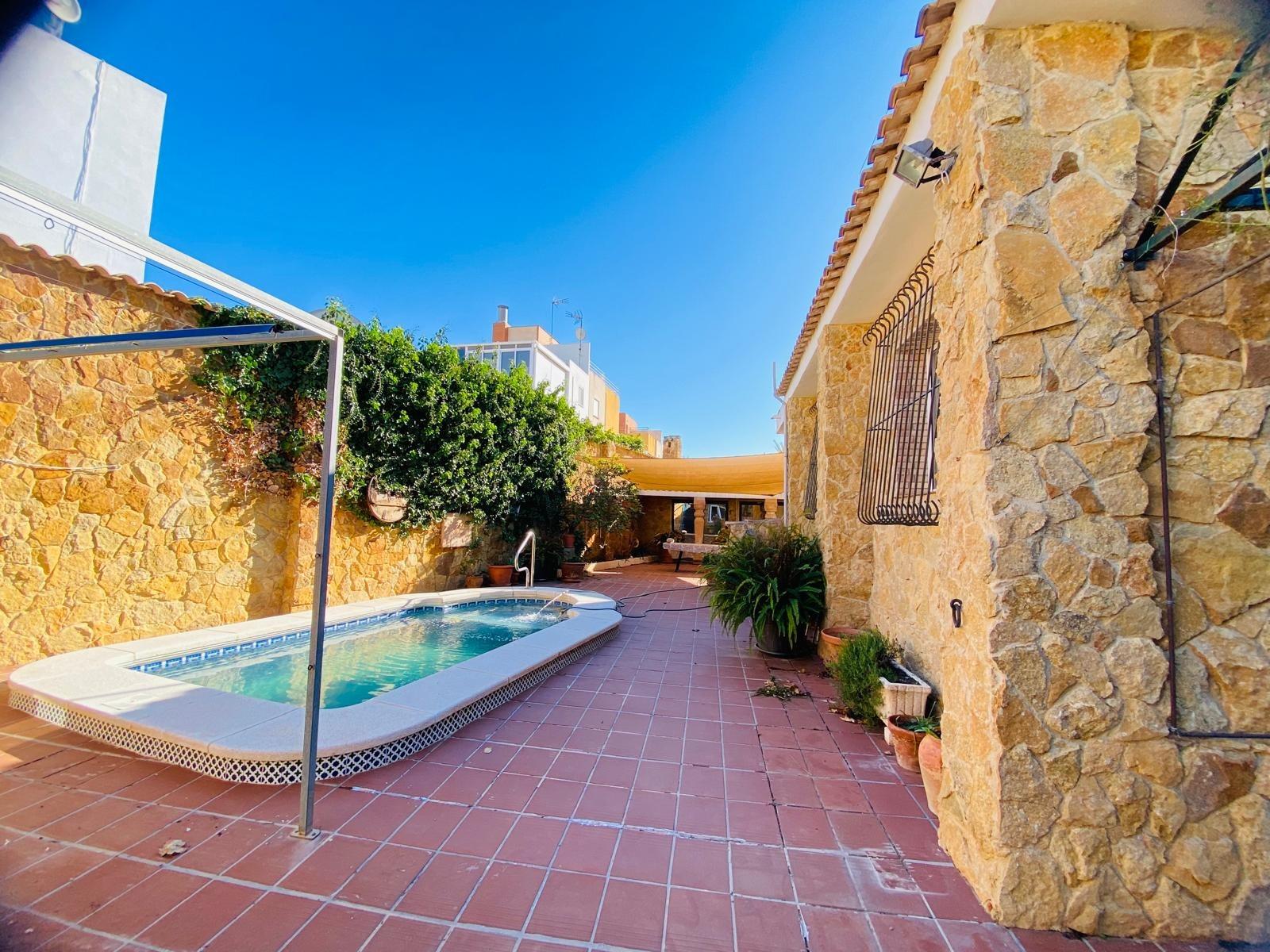 For sale - 2 Bedroom 2 Bathroom Villa in Orihuela Costa - La Florida  - Alicante