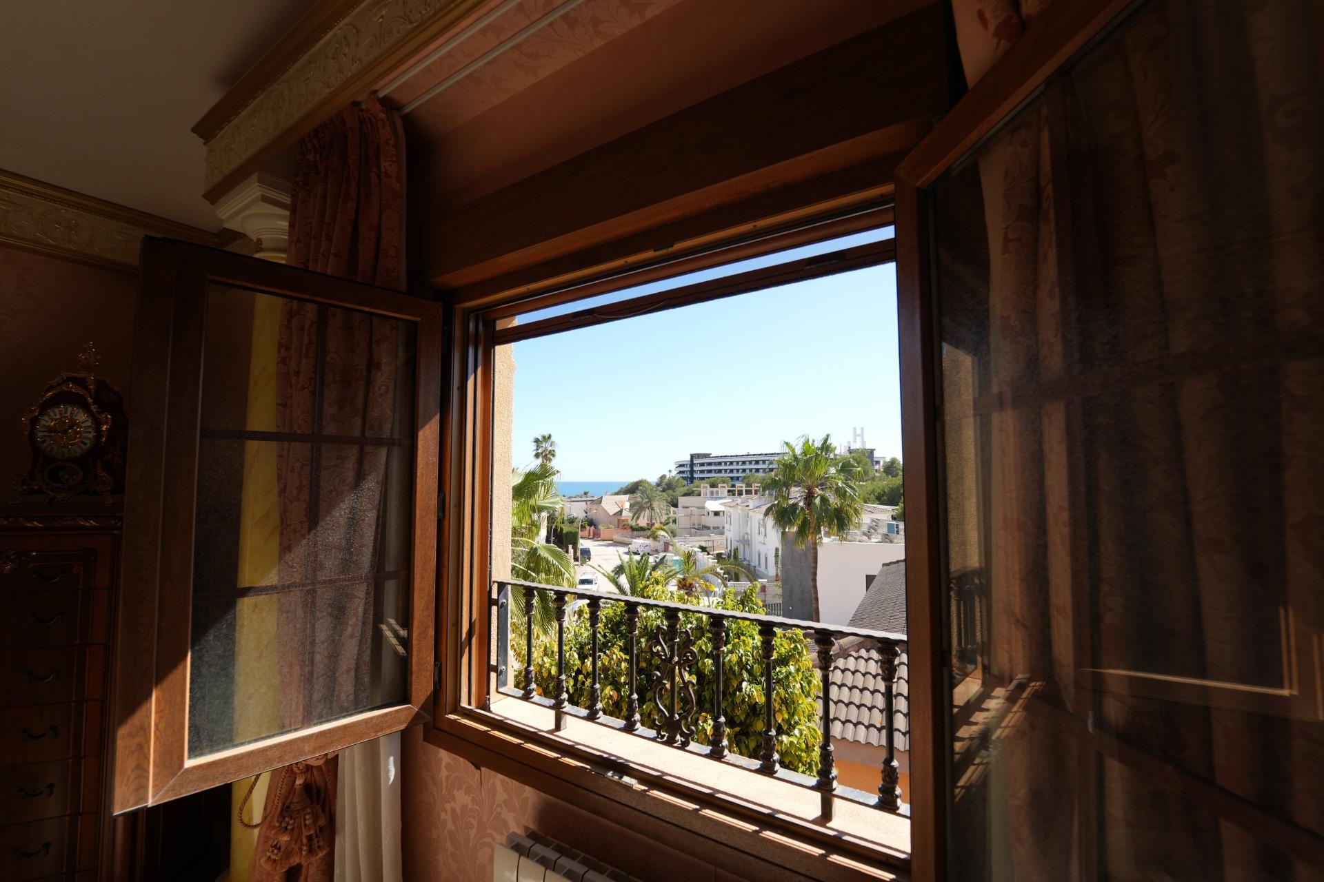 For sale - 8 Bedroom 6 Bathroom Villa in Orihuela Costa - Campoamor  - Alicante
