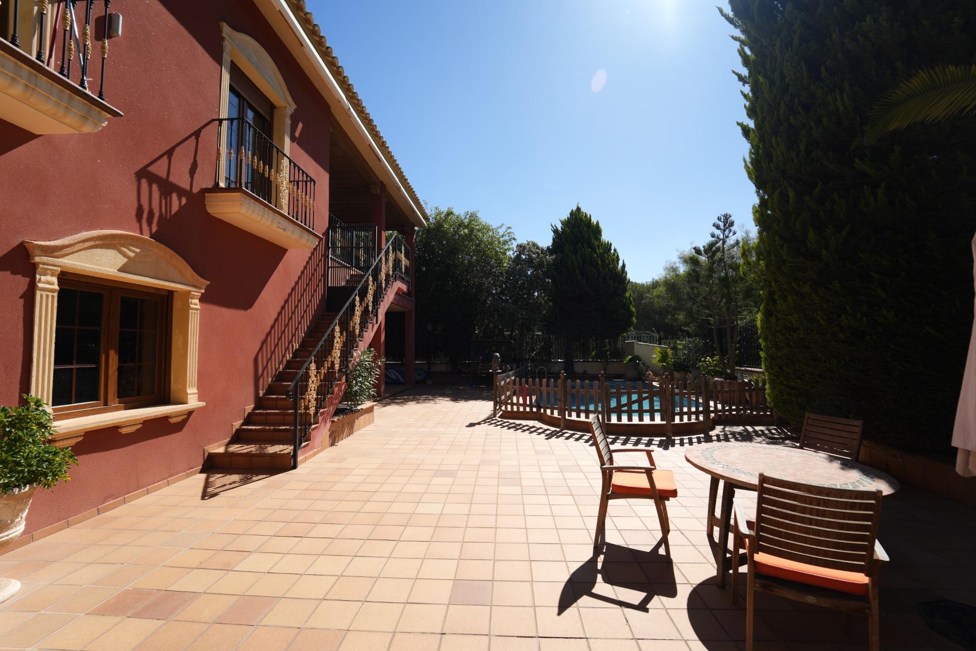 For sale - 8 Bedroom 6 Bathroom Villa in Orihuela Costa - Campoamor  - Alicante