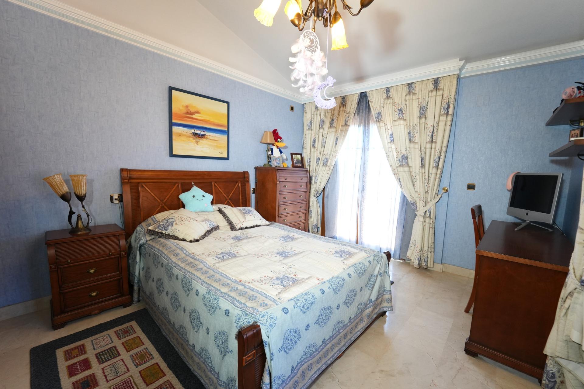 For sale - 8 Bedroom 6 Bathroom Villa in Orihuela Costa - Campoamor  - Alicante