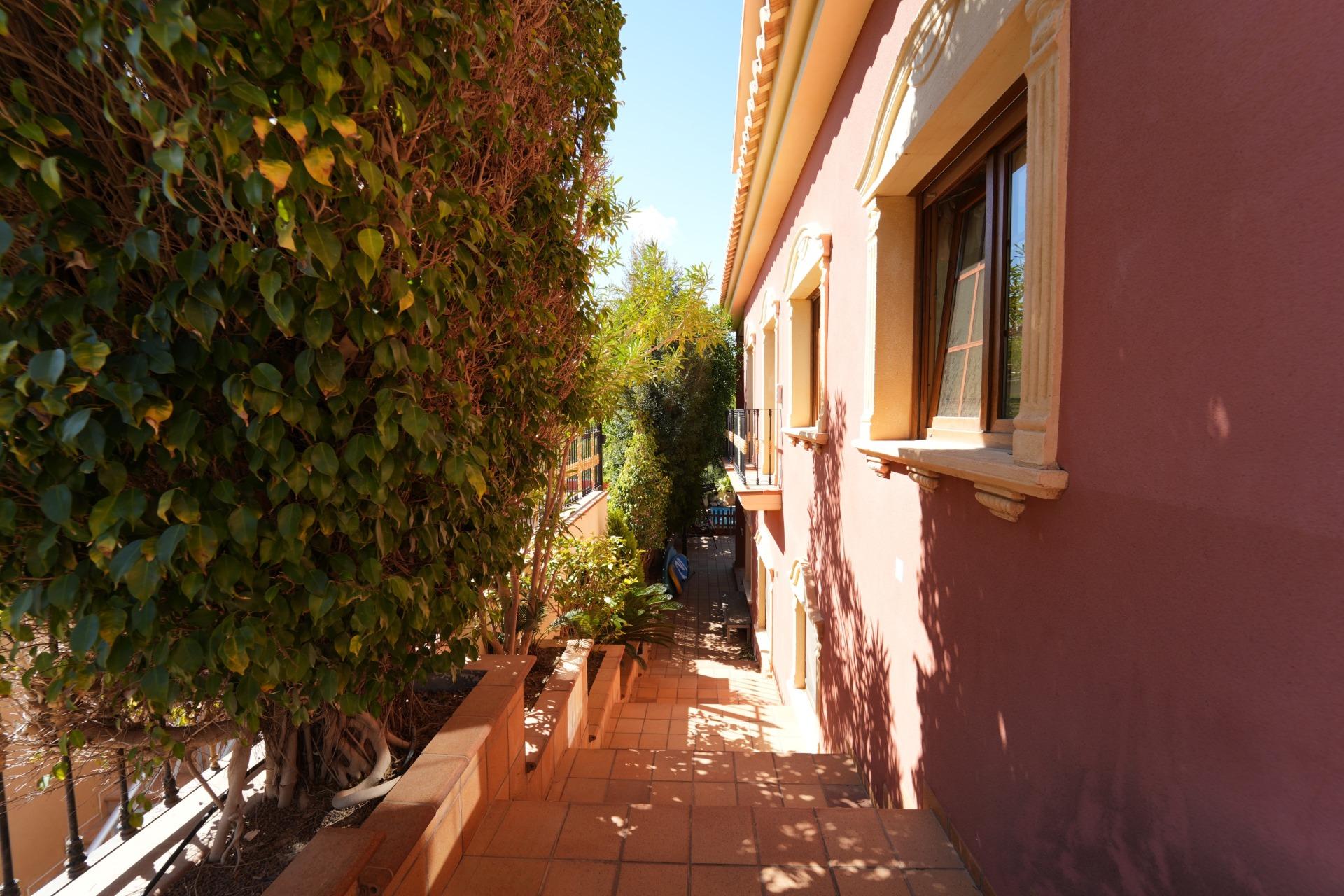 For sale - 8 Bedroom 6 Bathroom Villa in Orihuela Costa - Campoamor  - Alicante
