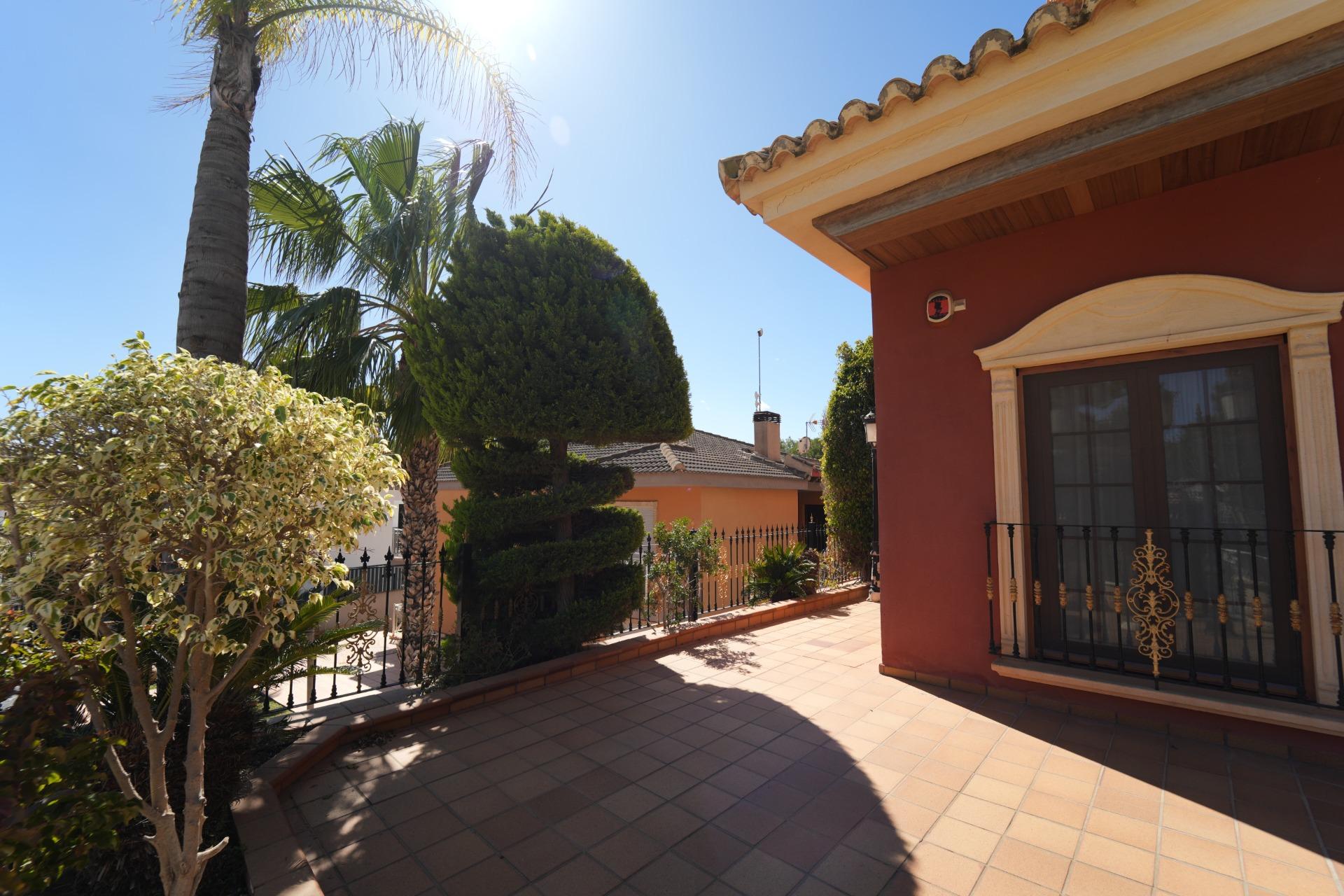 For sale - 8 Bedroom 6 Bathroom Villa in Orihuela Costa - Campoamor  - Alicante