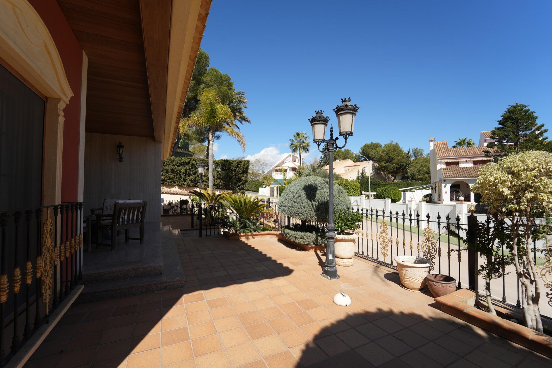 For sale - 8 Bedroom 6 Bathroom Villa in Orihuela Costa - Campoamor  - Alicante