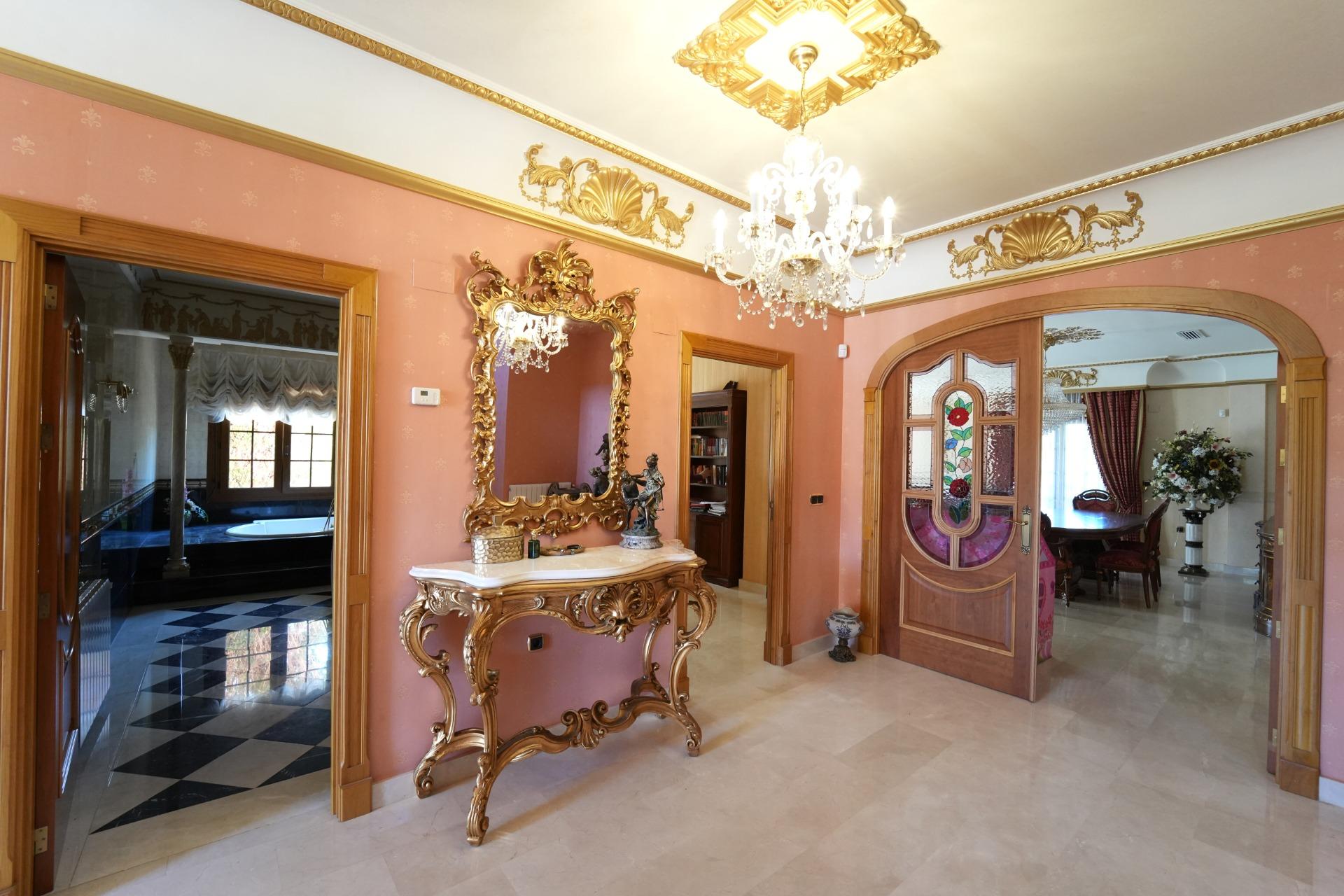 For sale - 8 Bedroom 6 Bathroom Villa in Orihuela Costa - Campoamor  - Alicante