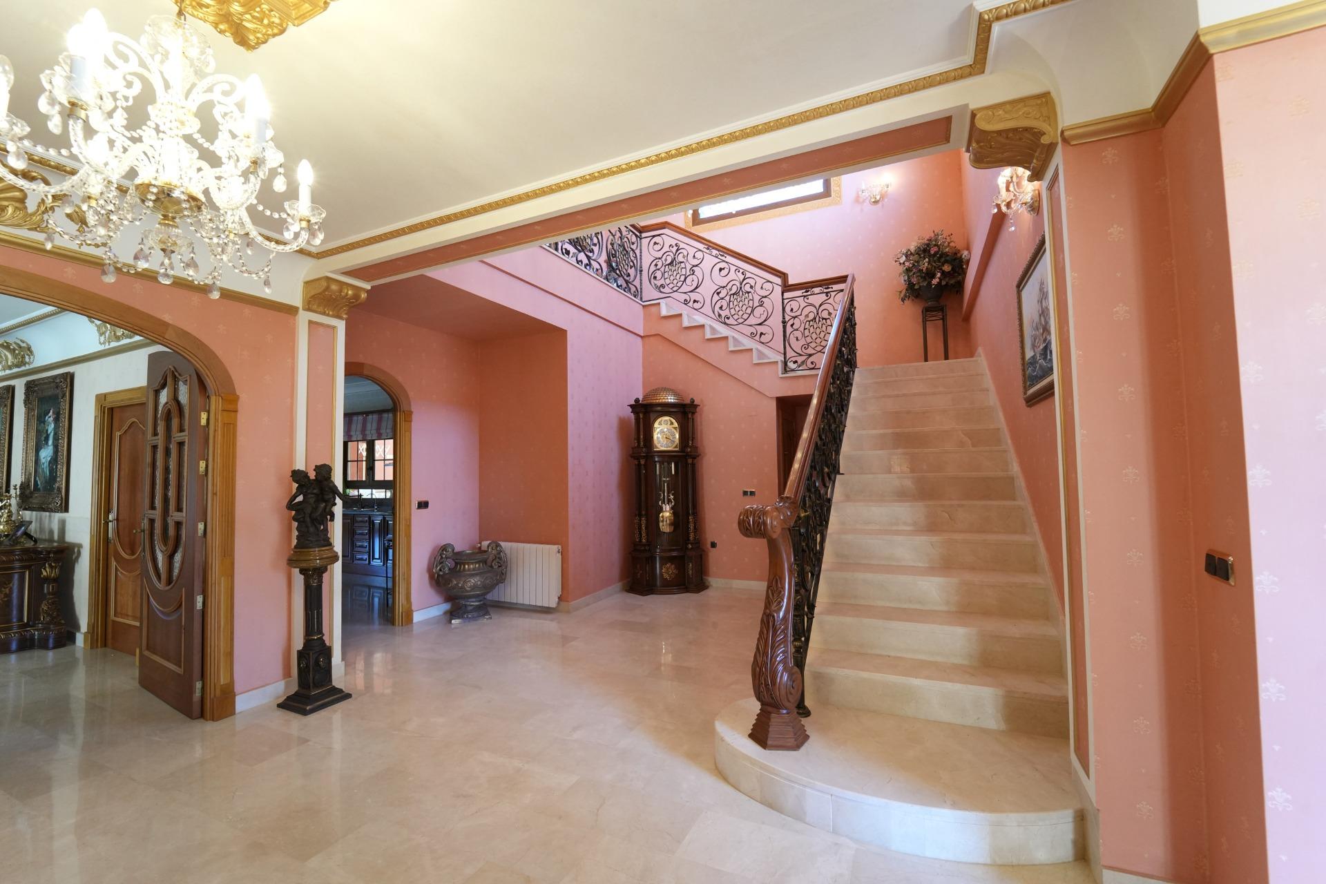 For sale - 8 Bedroom 6 Bathroom Villa in Orihuela Costa - Campoamor  - Alicante