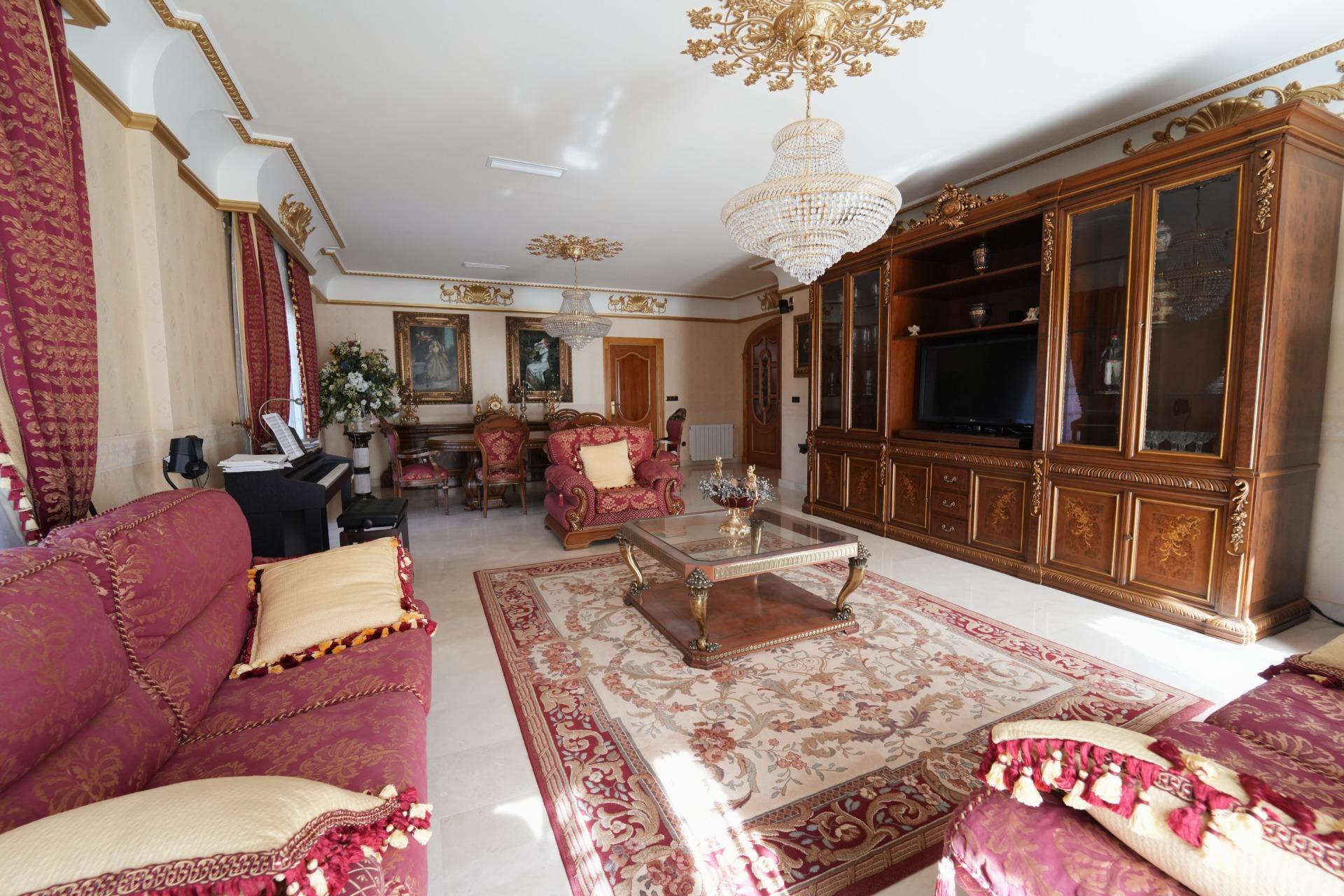 For sale - 8 Bedroom 6 Bathroom Villa in Orihuela Costa - Campoamor  - Alicante