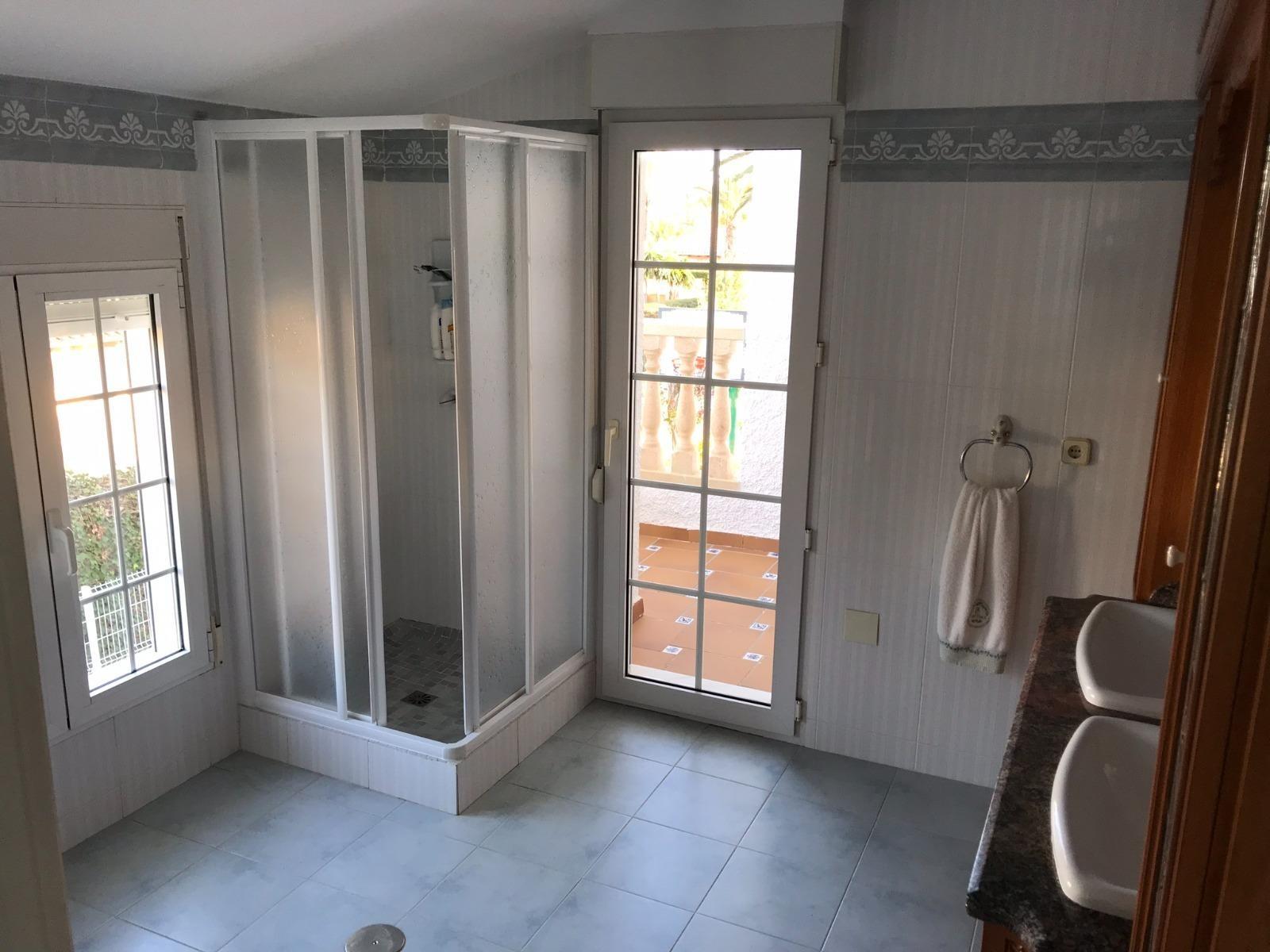 For sale - 7 Bedroom 4 Bathroom Villa in Orihuela Costa - Cabo Roig  - Alicante