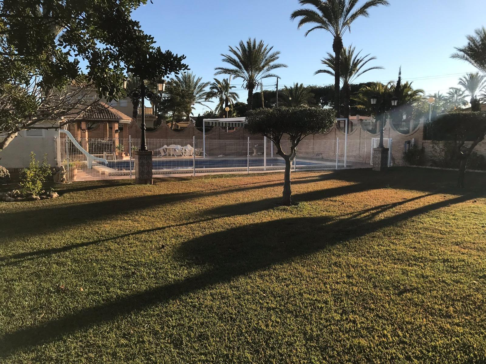 For sale - 7 Bedroom 4 Bathroom Villa in Orihuela Costa - Cabo Roig  - Alicante