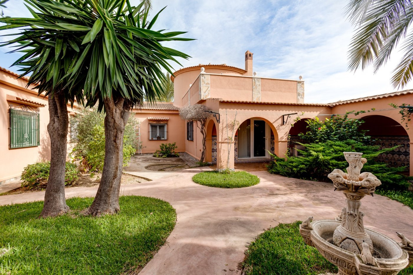 For sale - 5 Bedroom 3 Bathroom Villa in Torrevieja - San Luis  - Alicante