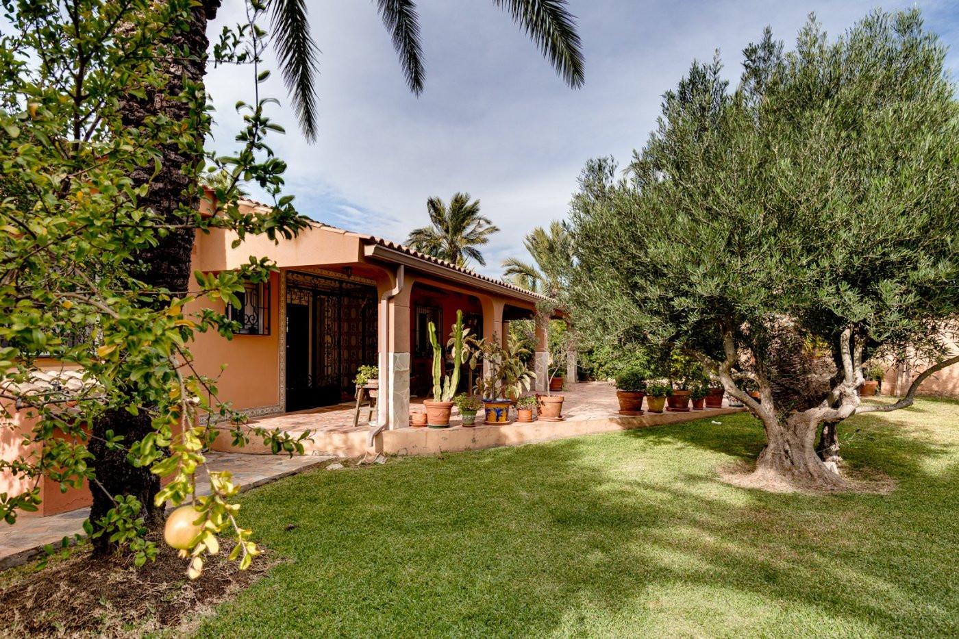 For sale - 5 Bedroom 3 Bathroom Villa in Torrevieja - San Luis  - Alicante
