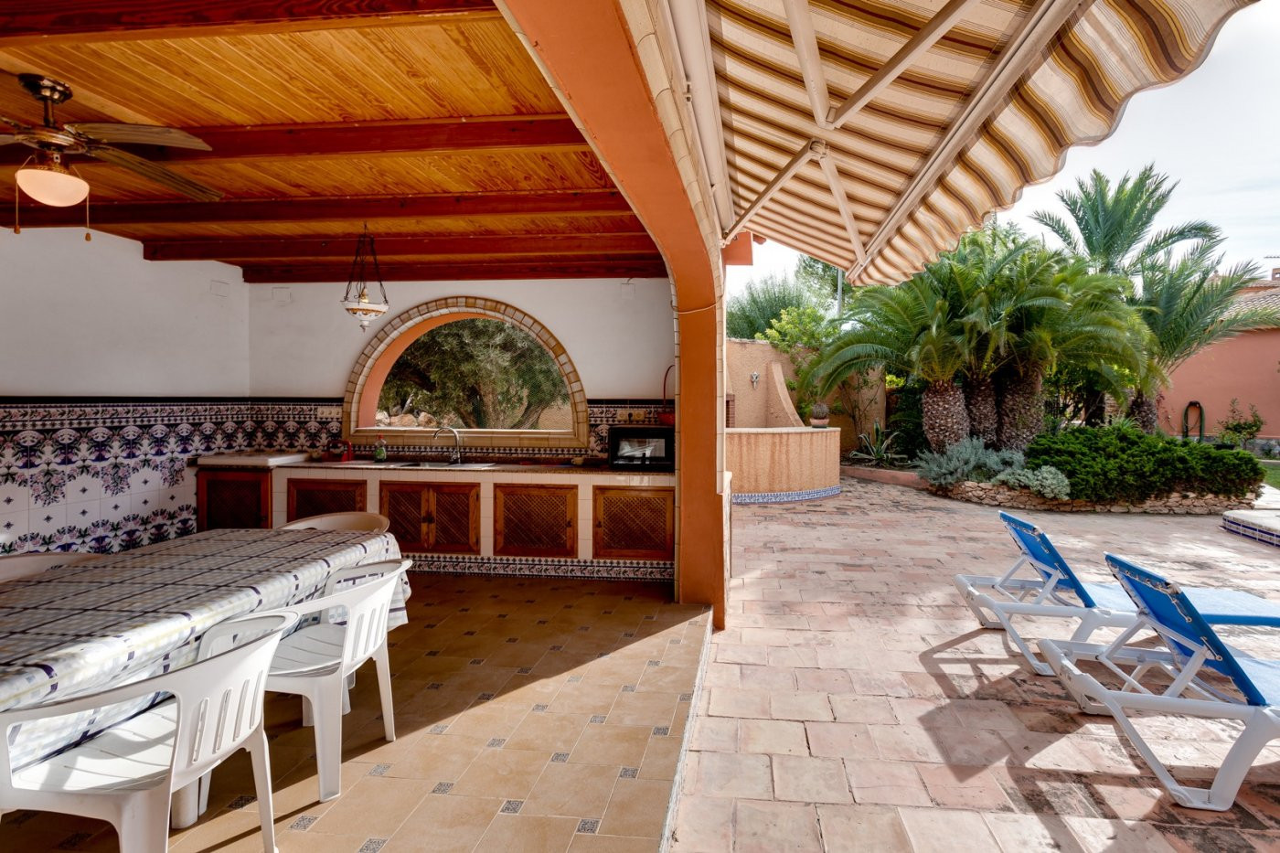 For sale - 5 Bedroom 3 Bathroom Villa in Torrevieja - San Luis  - Alicante