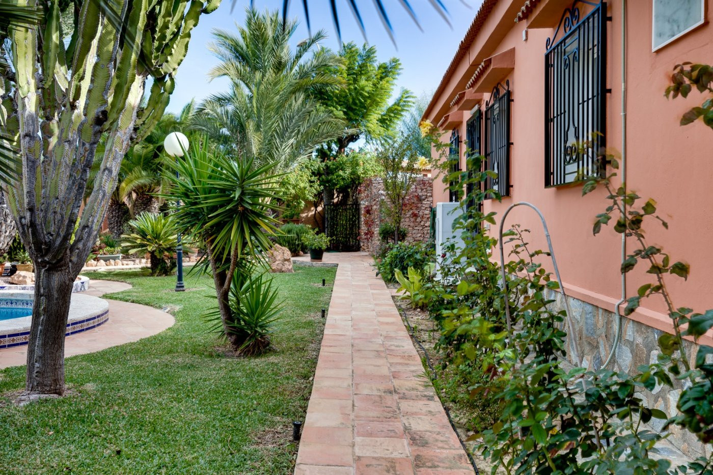 For sale - 5 Bedroom 3 Bathroom Villa in Torrevieja - San Luis  - Alicante