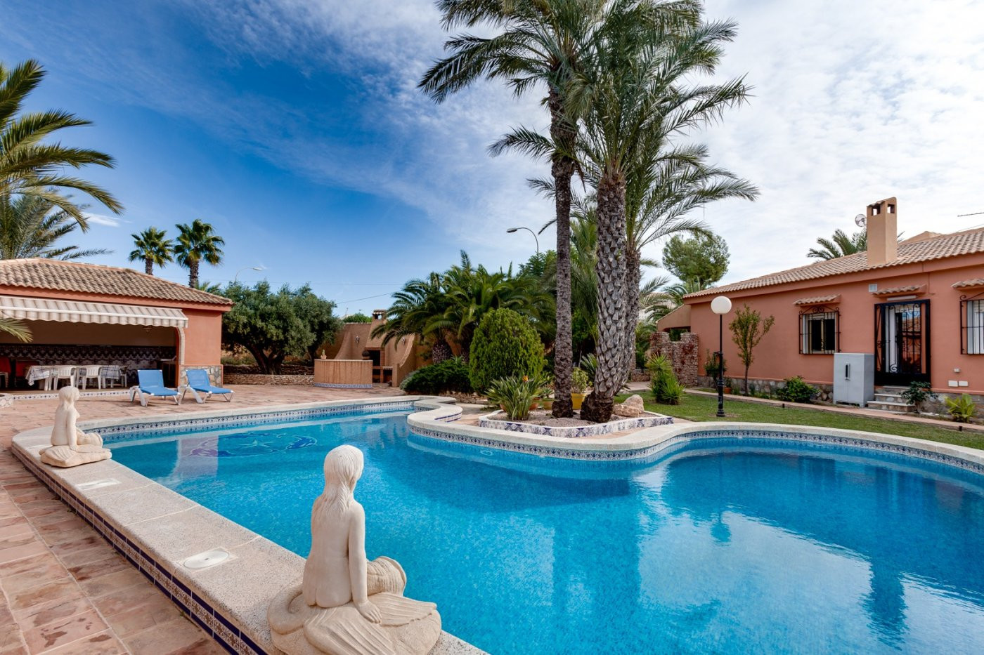 For sale - 5 Bedroom 3 Bathroom Villa in Torrevieja - San Luis  - Alicante