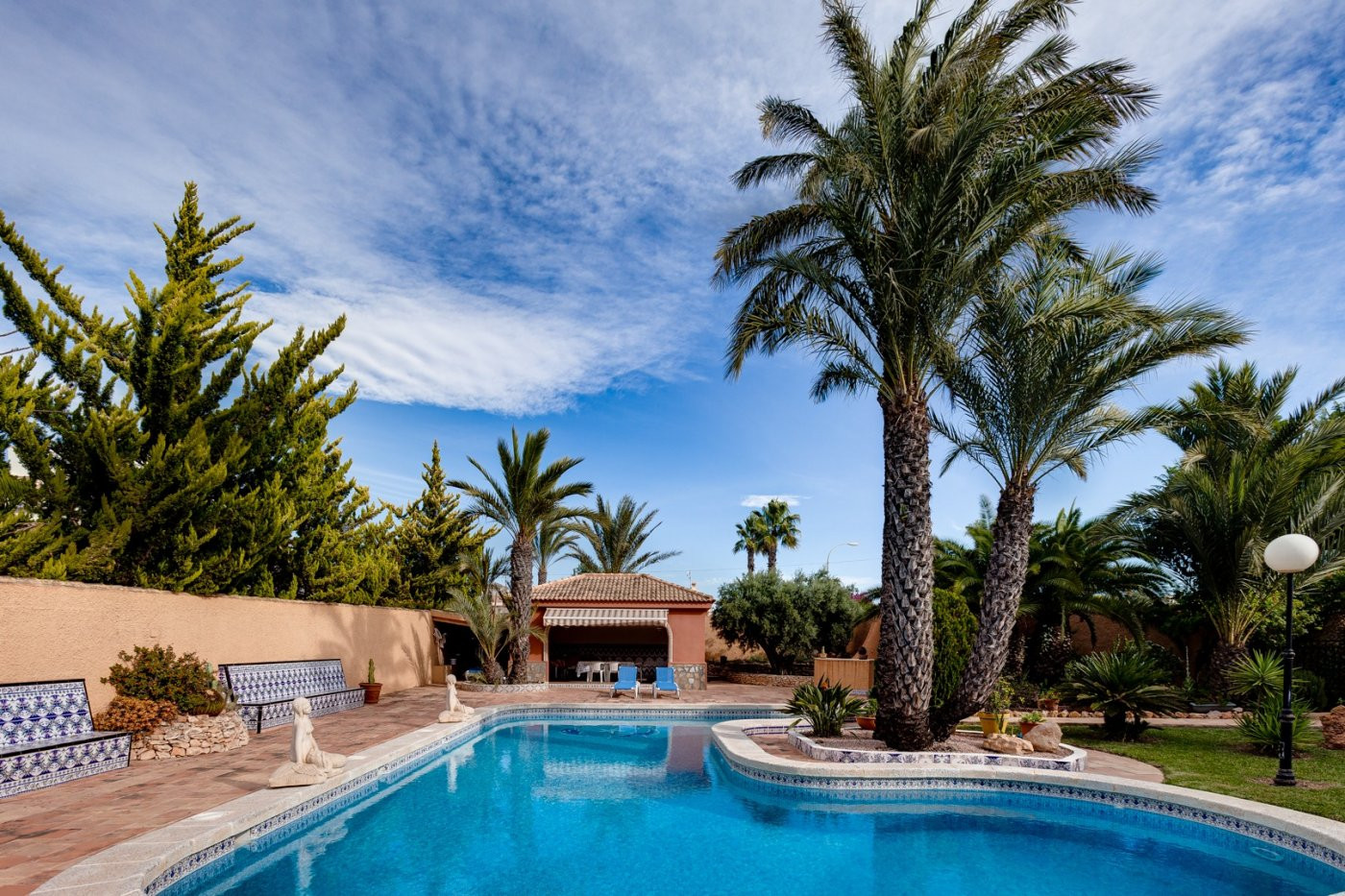 For sale - 5 Bedroom 3 Bathroom Villa in Torrevieja - San Luis  - Alicante