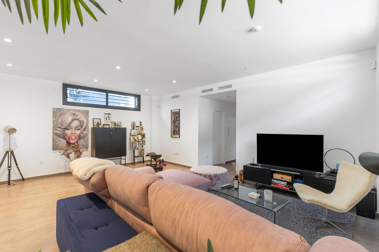 For sale - 4 Bedroom 3 Bathroom Villa in Torrevieja - Rosaleda  - Alicante